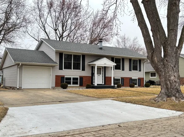 623 Colonial Dr, Dekalb, IL 60115