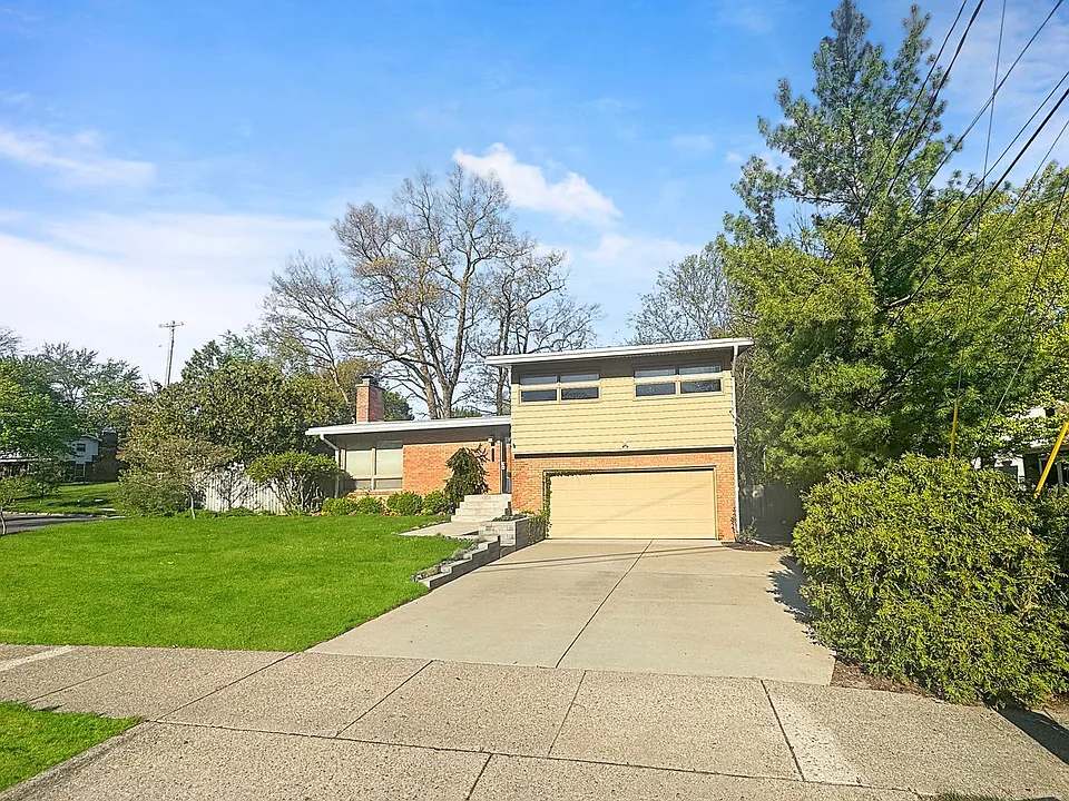 1353 Pinecrest Ave SE