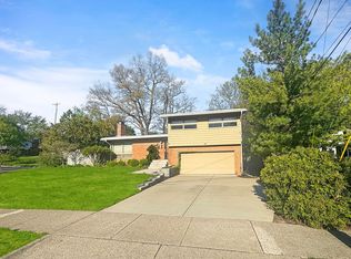 1353 Pinecrest Ave SE, East Grand Rapids, MI 49506