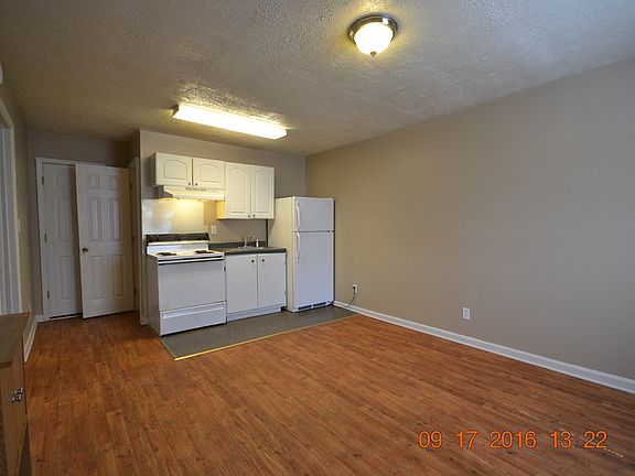 Common room towards kitchen area