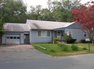 11 W Shore Rd, Holbrook, MA 02343