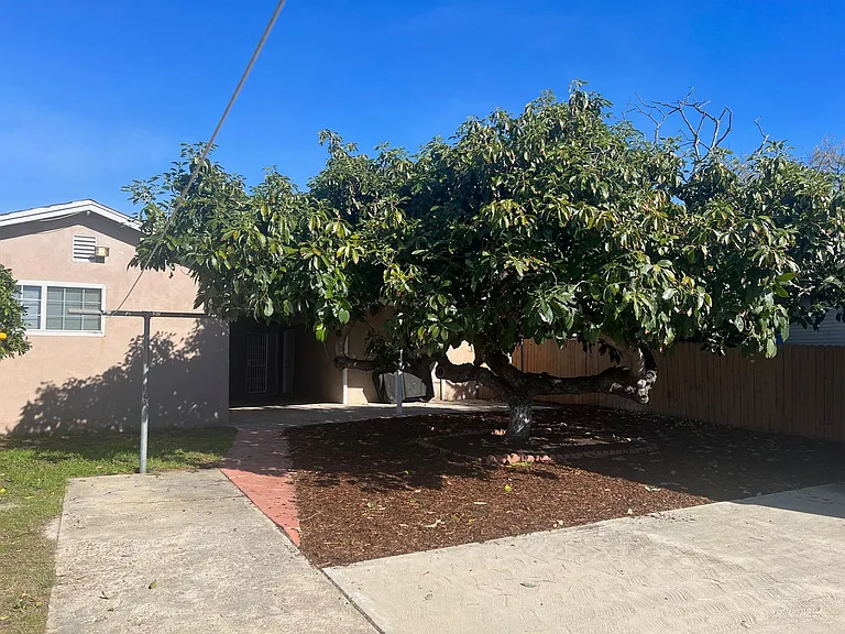 3887 Ocean View Blvd — Photo 39