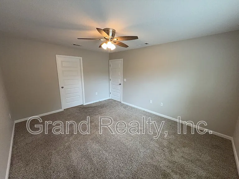 4407 White Cedar Ct — Photo 12