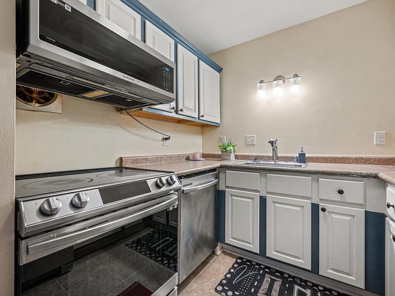 5th image of 7911 S 68th St