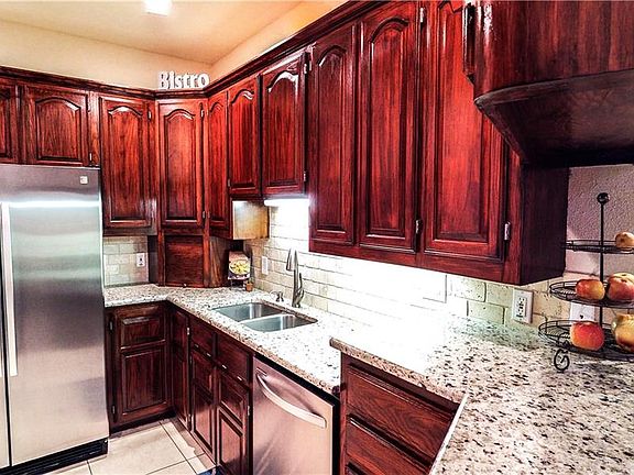 3rd image of 301 Fairhaven Dr