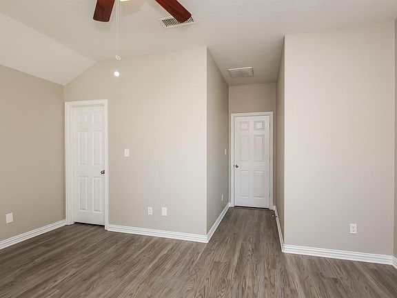 3rd image of 3428 Heatherbend St #3428