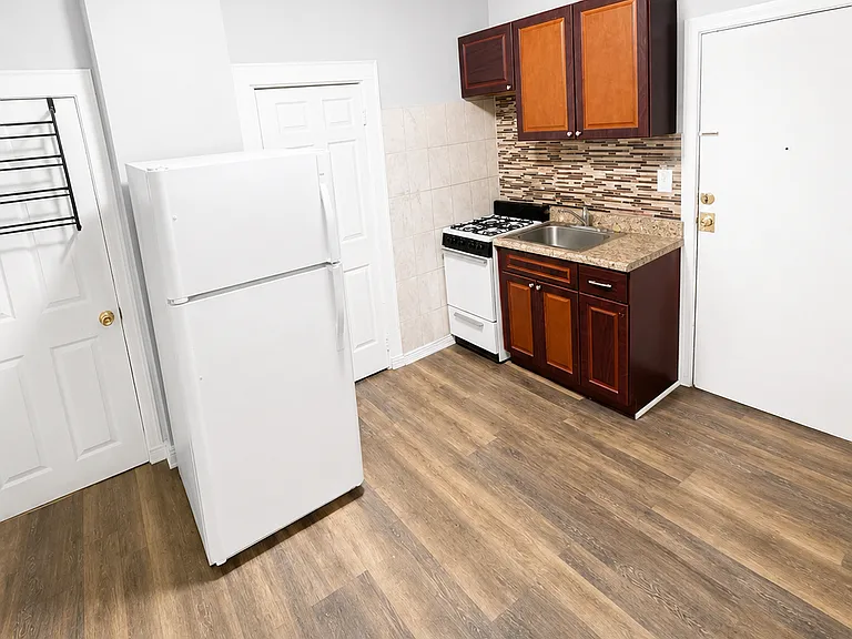 115 Grafton Ave #3 — Photo 9