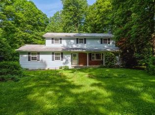 35 Prentiss Dr, Hopewell Junction, NY 12533