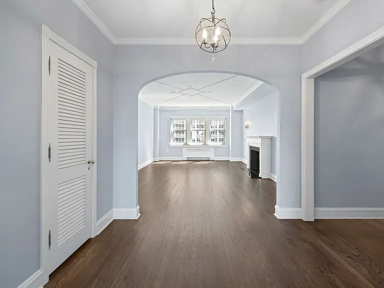 4300 N Marine Dr #602 — Photo 5