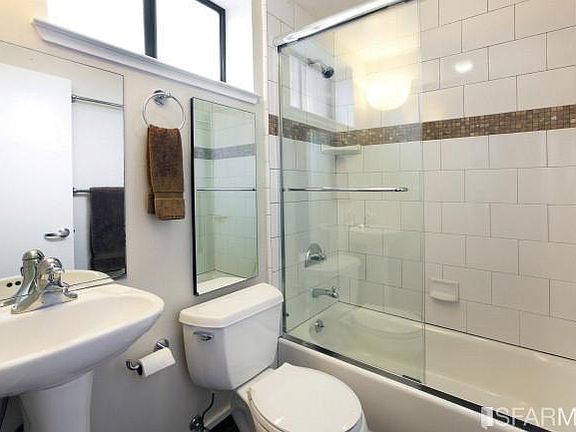 4th image of 1828 Eddy St Unit 201