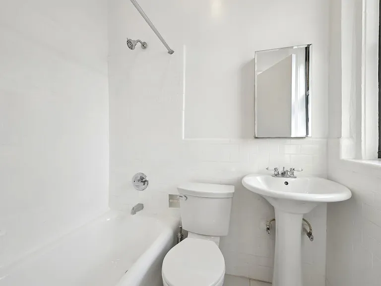 208 W 23rd St #1607 — Photo 8