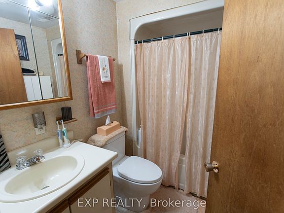5th image of 303 4th St W #301