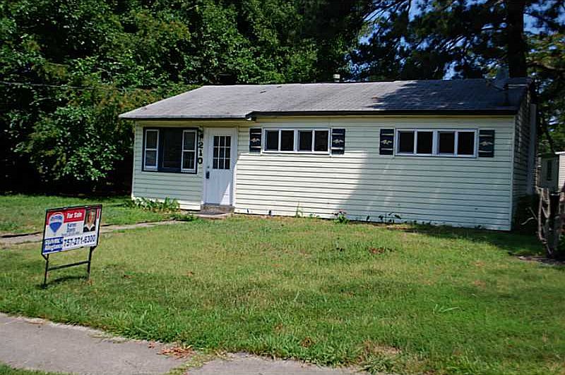 1st image of 210 York Dr