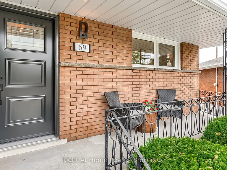 69 Heather Rd #UPPER LEVEL — Photo 2