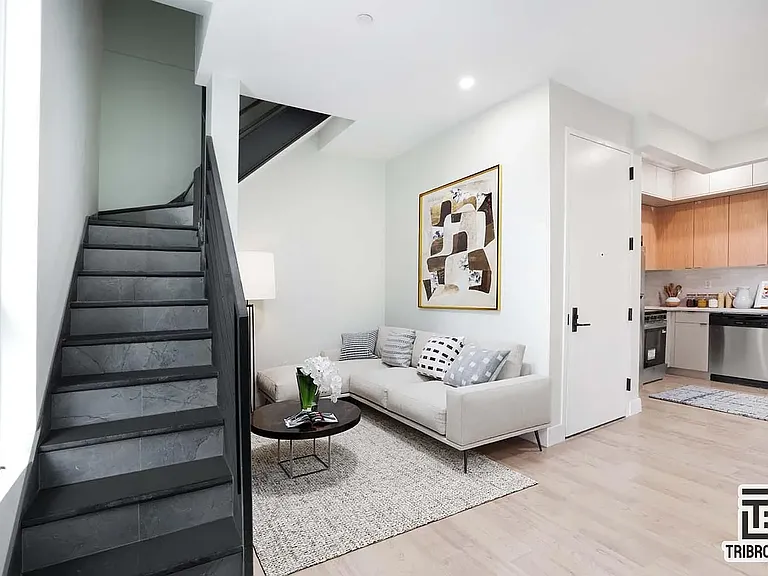 86 Manhattan Ave #3C — Photo 2