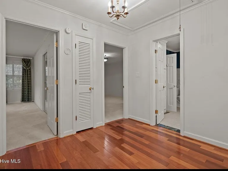 503 Scotland Ave — Photo 20