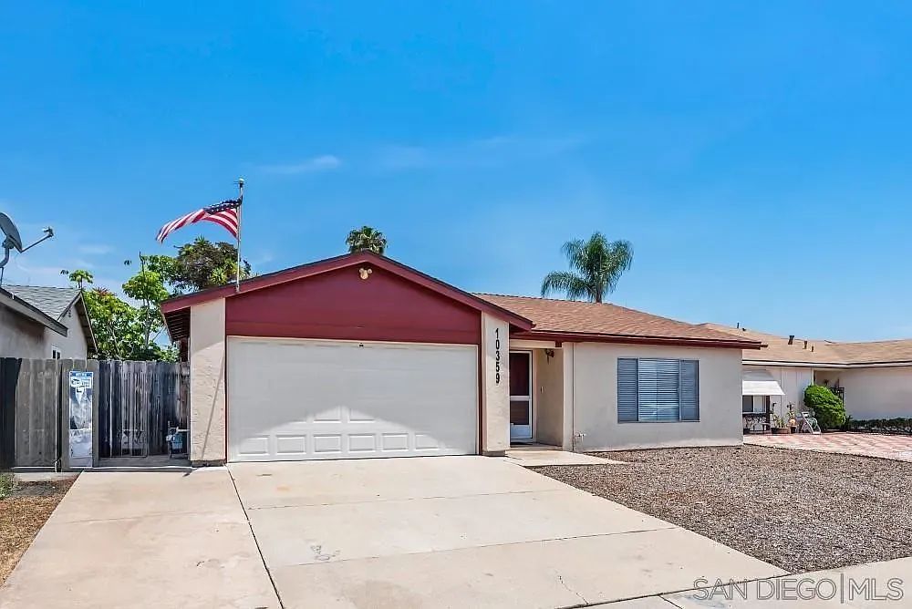 4 bed, 2.0 bath, 1714 sqft, $4,200 — Photo 1