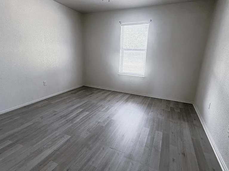 1102 Circle M Dr #C — Photo 8