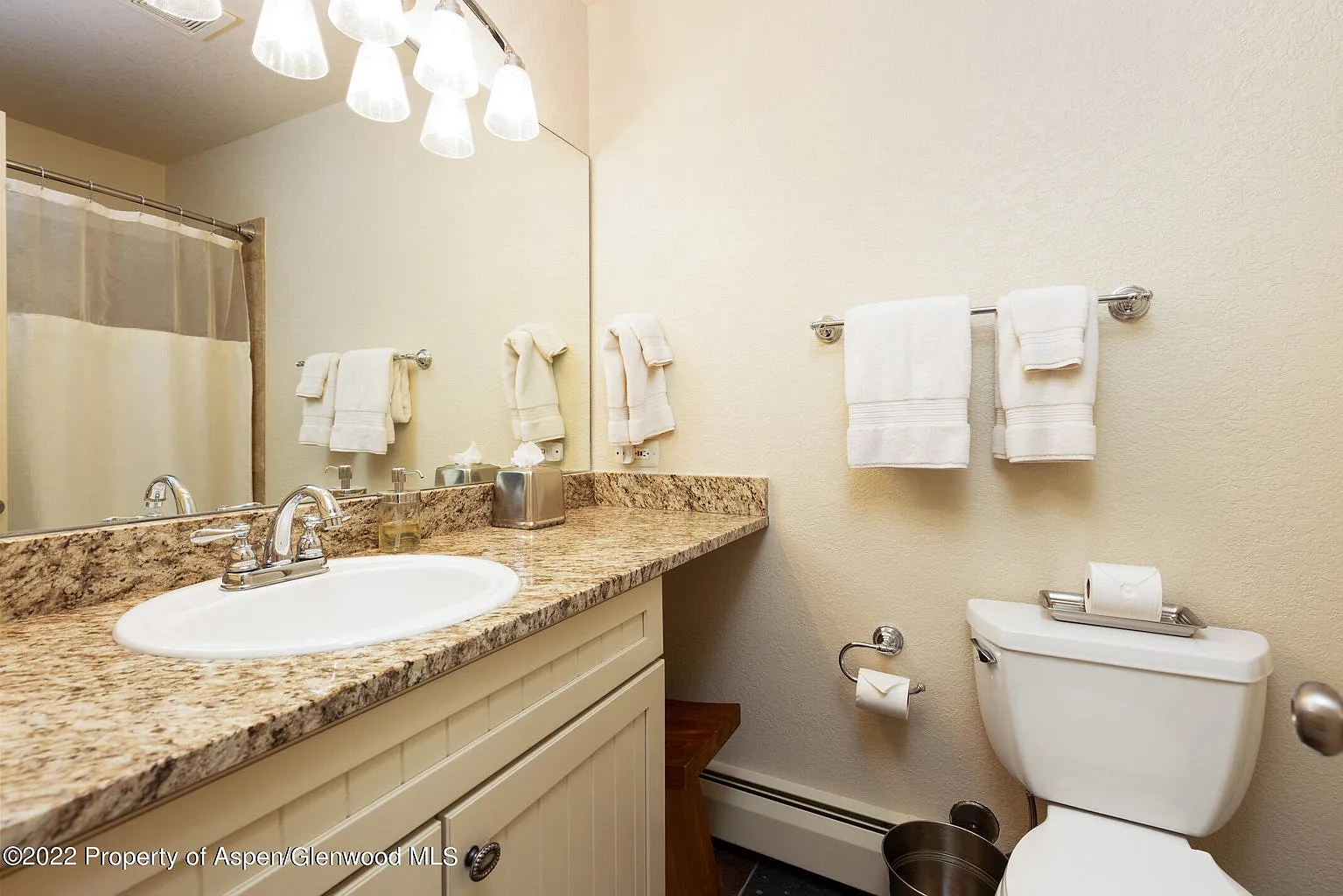 2 bed, 2.5 bath, 2115 sqft, $5,000 — Photo 4