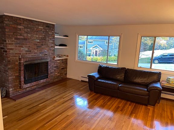 3rd image of 105 Blake St