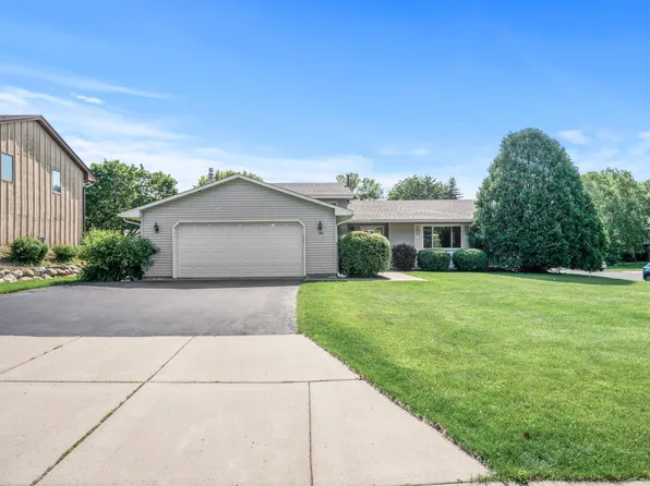 1902 Duck Pond Dr, West Saint Paul, MN 55118