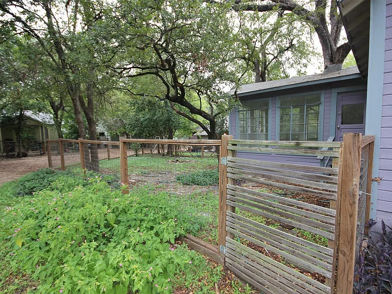 904 Possum Trot St — Photo 8