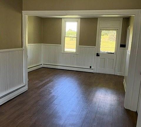 3rd image of 1520 Windsor Castle Rd #1