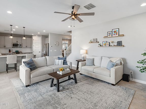 4th image of 518 E BALAO Drive
