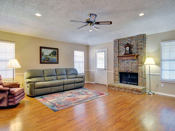 5th image of 4510 Royal Springs Dr
