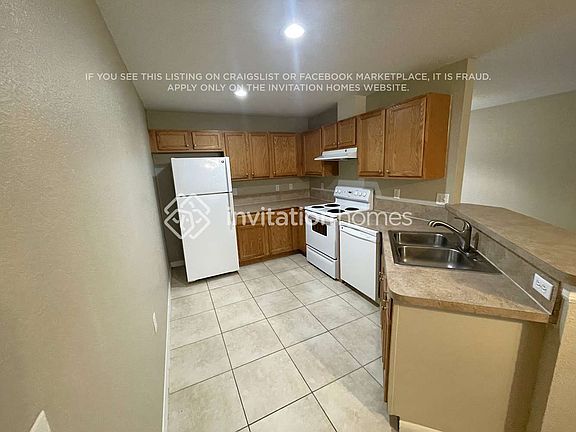 3rd image of 1365 Eagle St