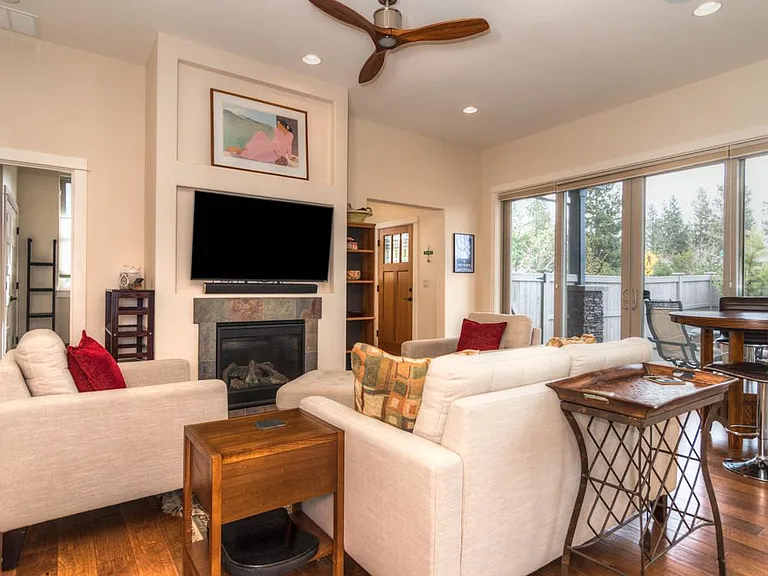 1423 NW Mount Washington Dr — Photo 10