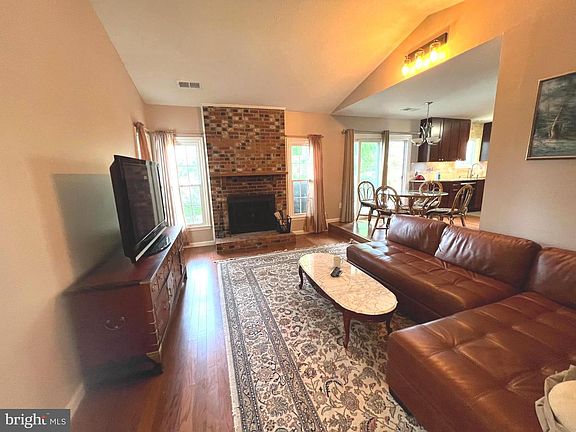 5th image of 2584 John Milton Dr