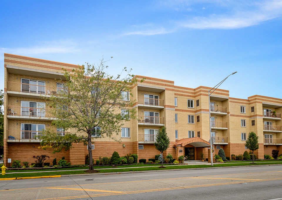 1st image of 4700 N Harlem Ave