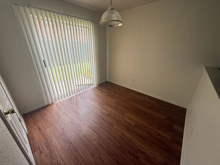 3301 Hereford Ln — Photo 11