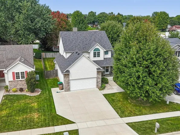 1305 Parkhill Dr, Norwalk, IA 50211