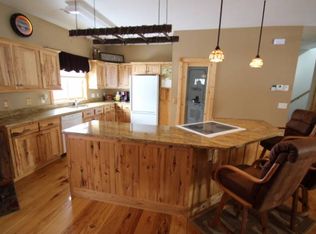 305 W 7th St N, Melrose, MN 56352