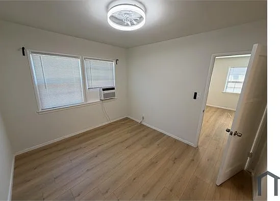 4606 Vineland Ave — Photo 5