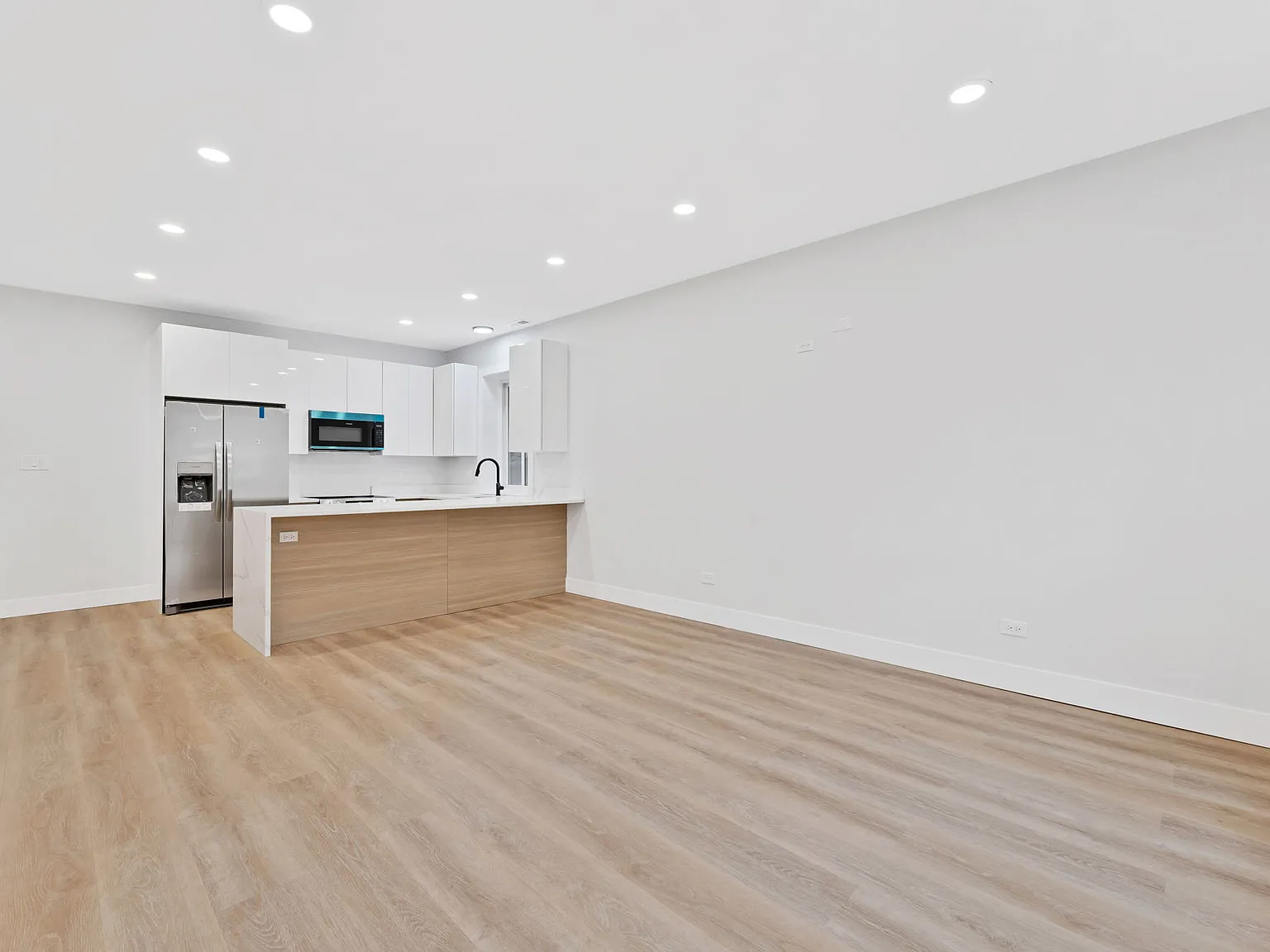 3 bed, $2,675 — Photo 3