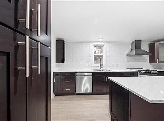 5th image of 61 Spruce Dr