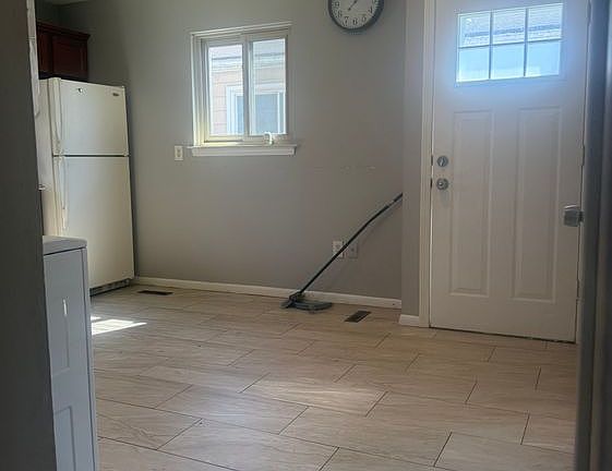 5th image of 4631 Ziegler St