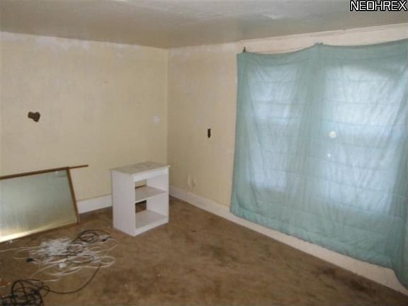 4th image of 1362 Powersdale Ave
