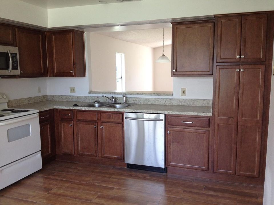 2nd image of 148 Coral Reef Cir