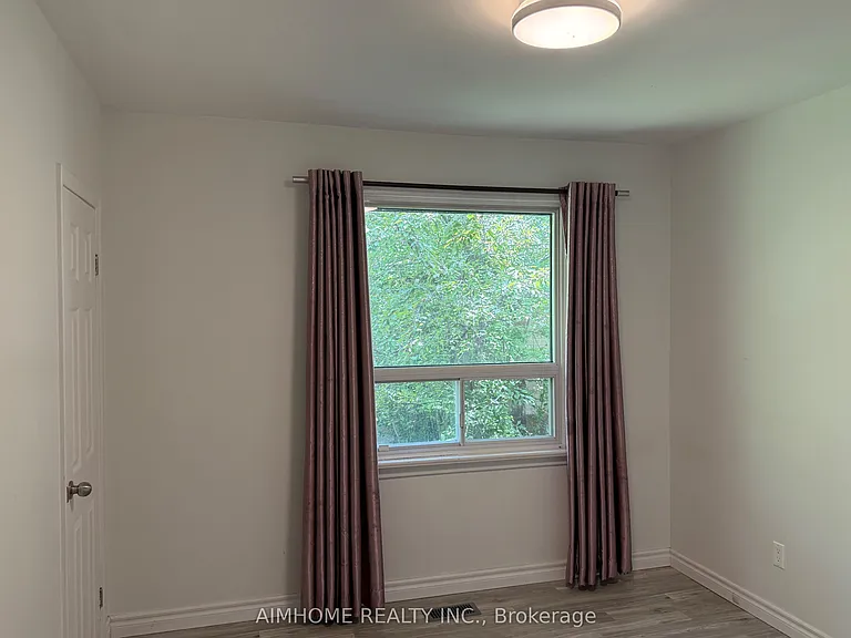 2076 Constance Dr — Photo 8