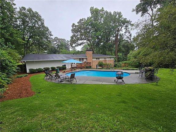 5th image of 2637 Sunny Ln SE