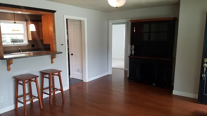 3 bed, 2.0 bath, 978 sqft, $1,500 — Photo 2