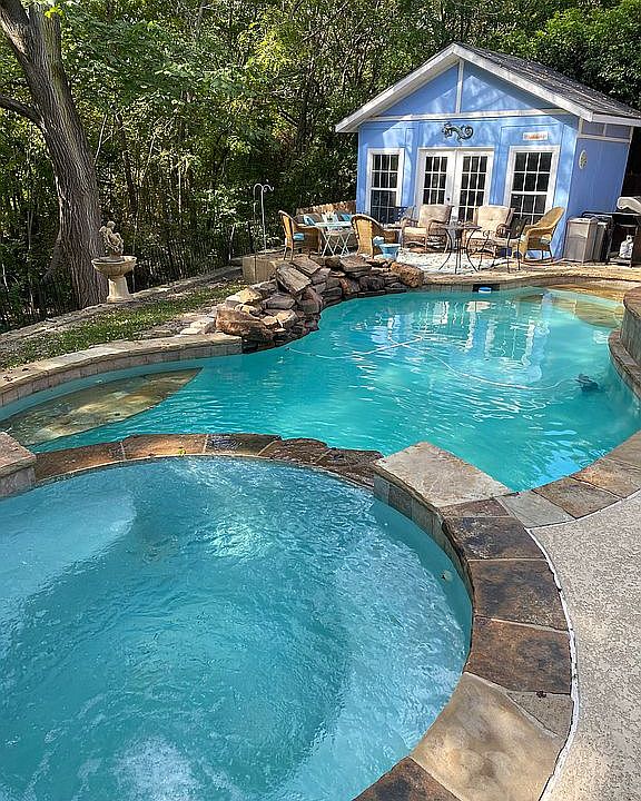 2nd image of 127 Julian Dr