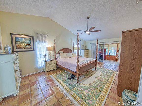 5th image of 47 Tina Maria Cir