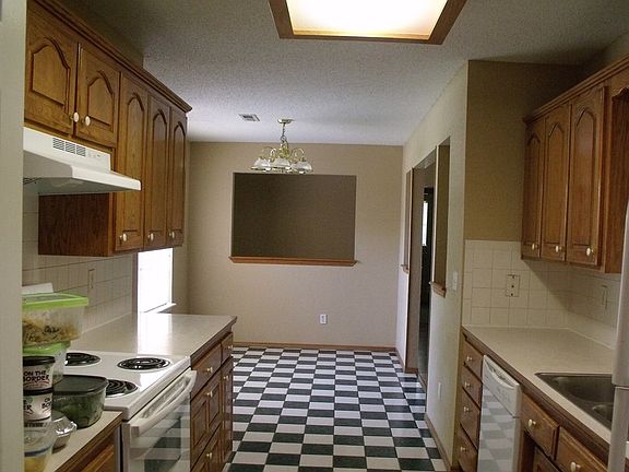 2nd image of 1301 SE 21st St