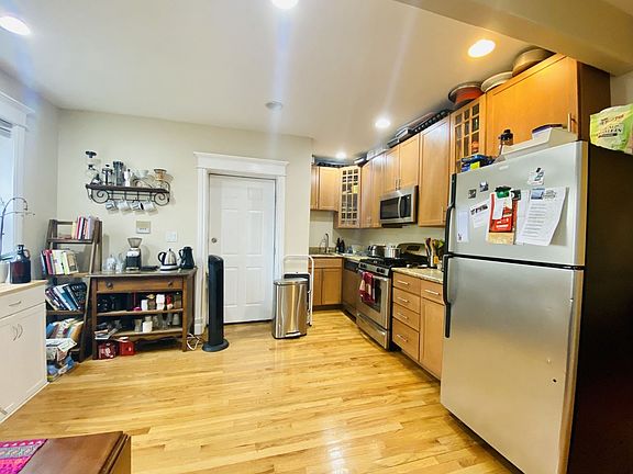 5th image of 3853 N Kedvale Ave #1C