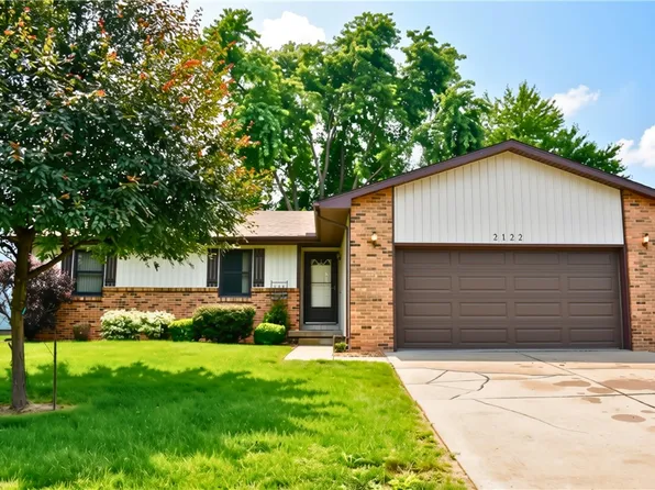 2122 Millstone Rd, Decatur, IL 62526